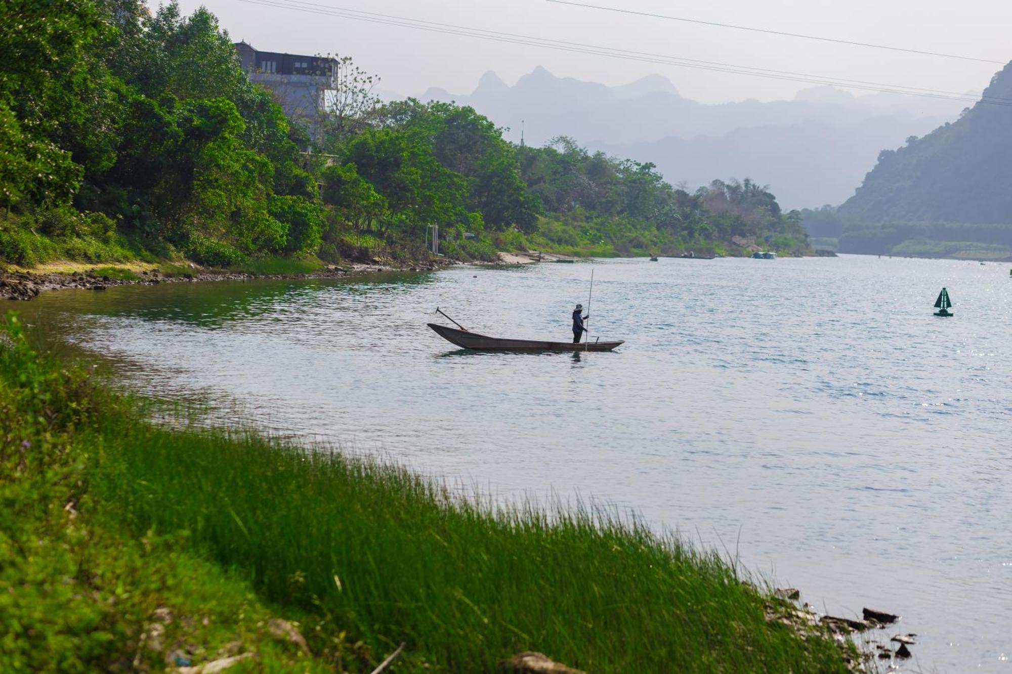 Son River Homestay Фонгня Экстерьер фото
