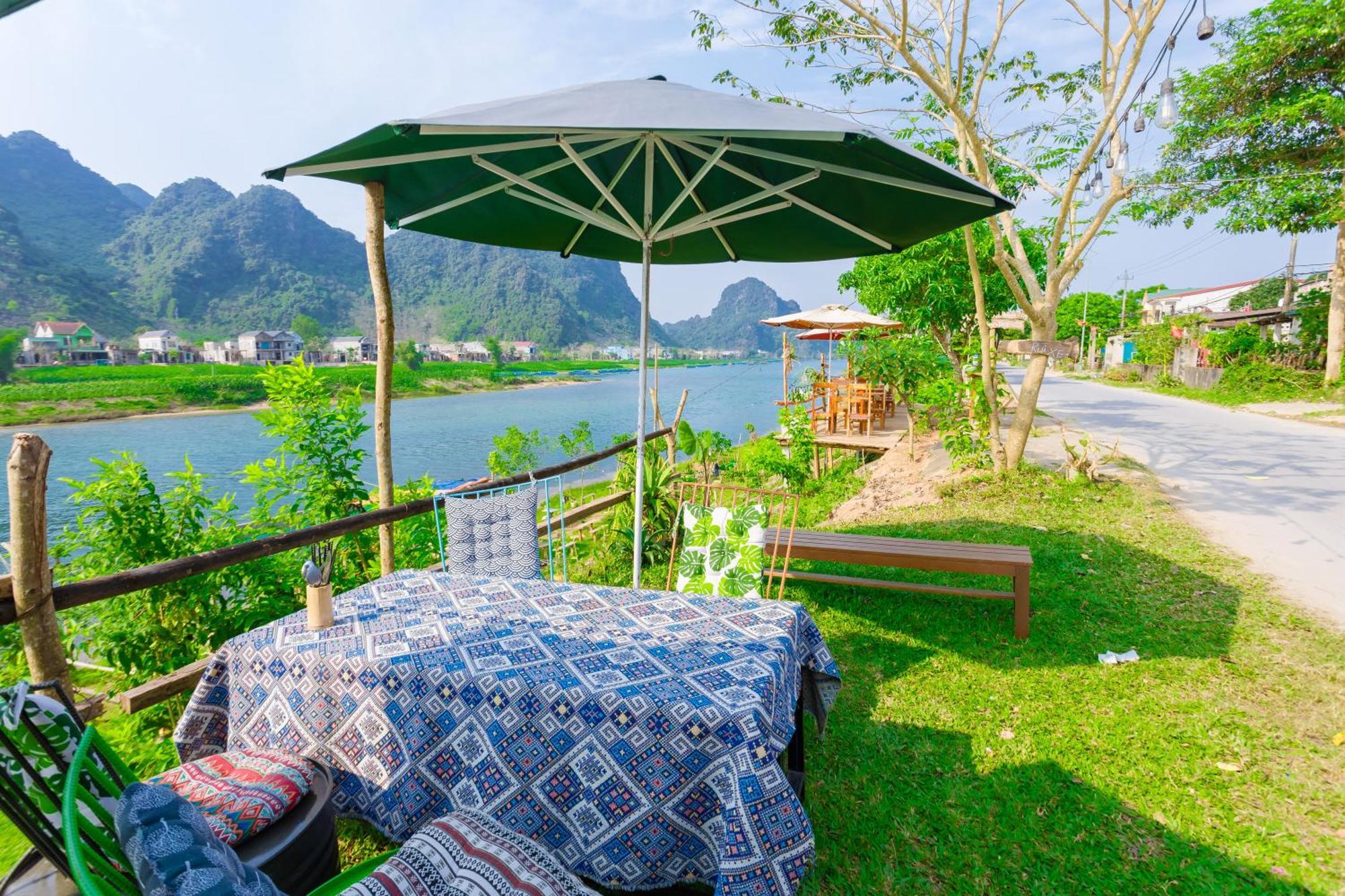 Son River Homestay Фонгня Экстерьер фото