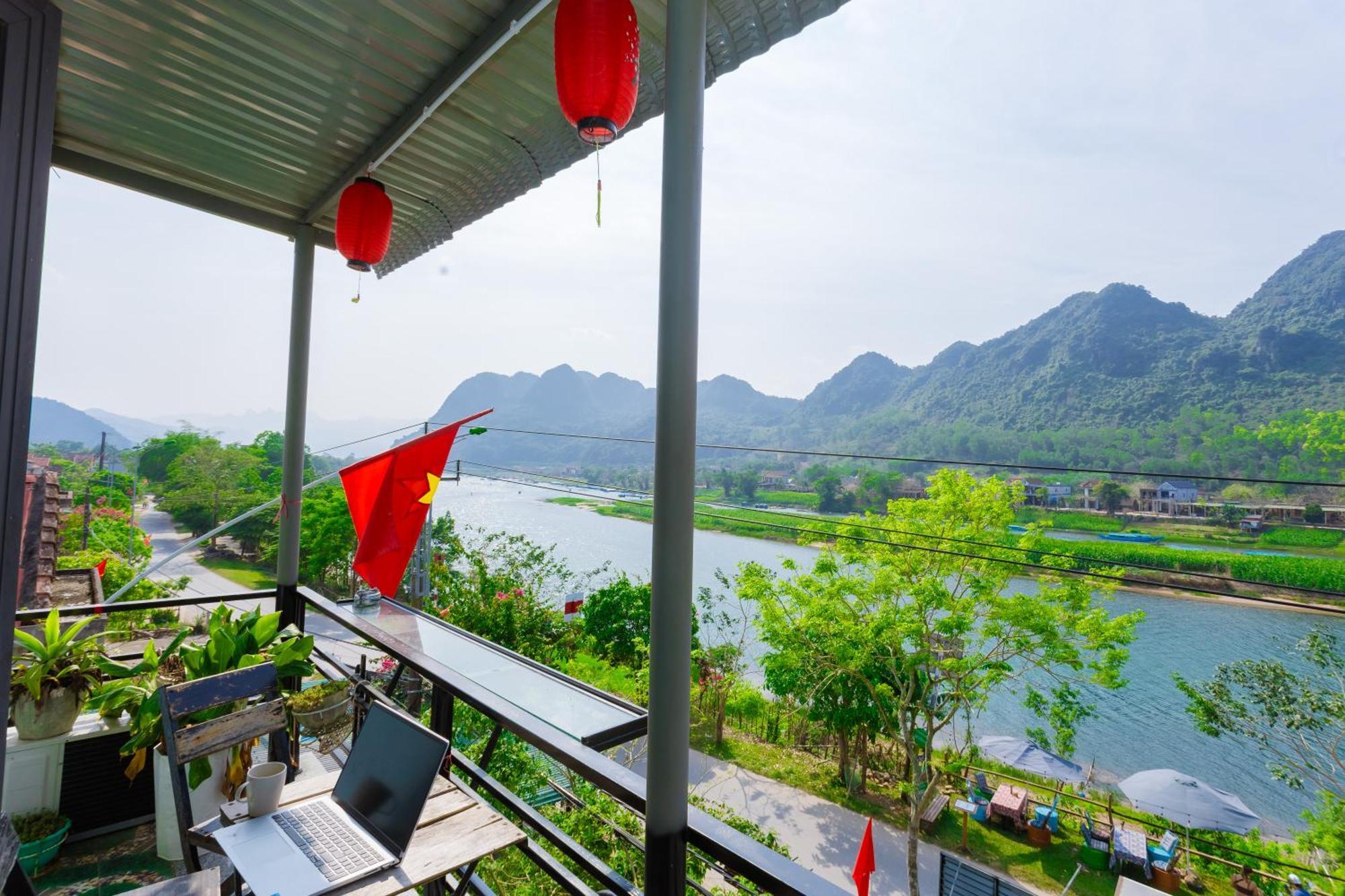 Son River Homestay Фонгня Экстерьер фото